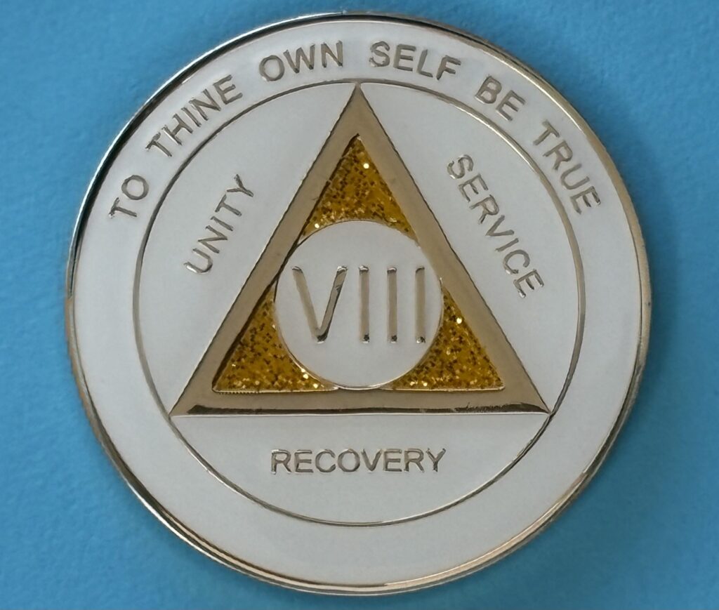 08 Year Medallion White Sparkle Tri-Plate
