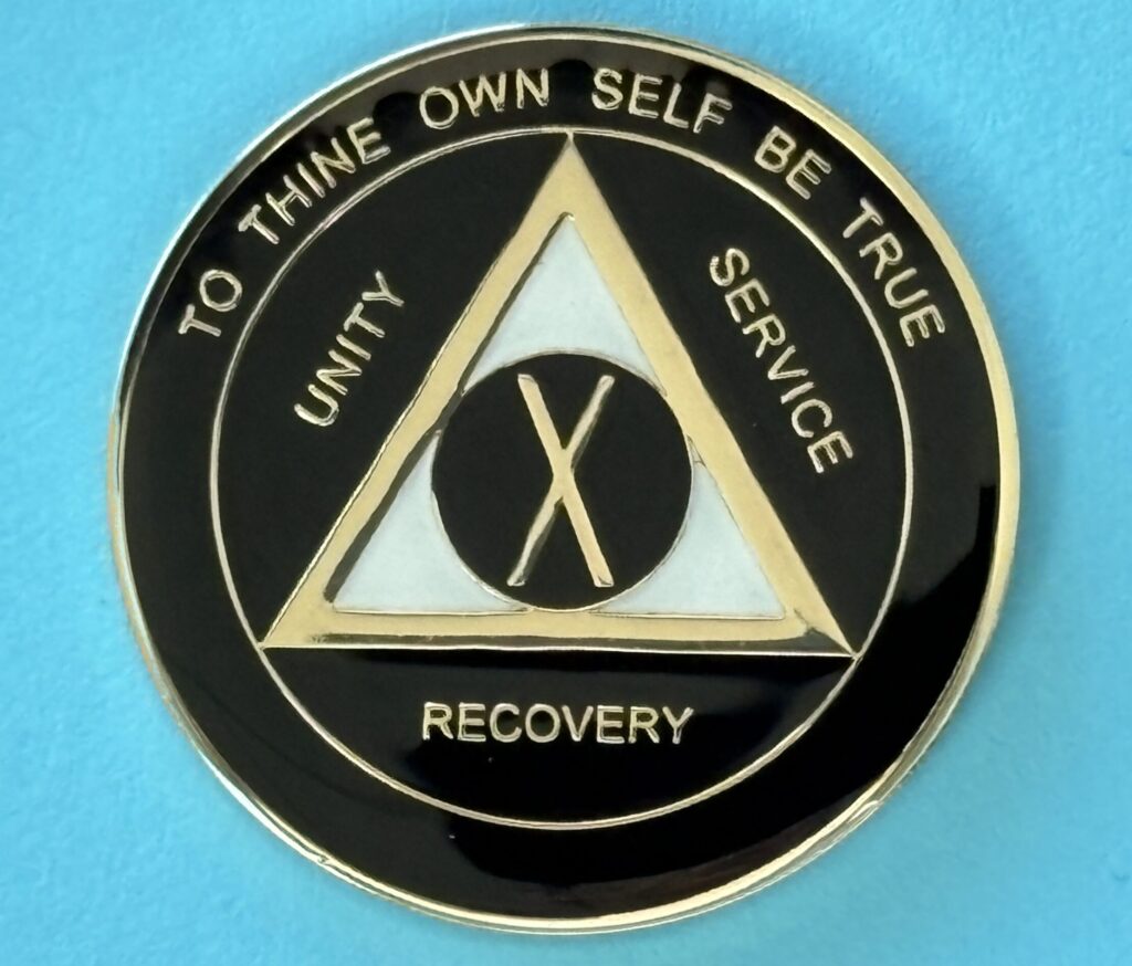10 Year Medallion Black and Pearl Tri-Plate
