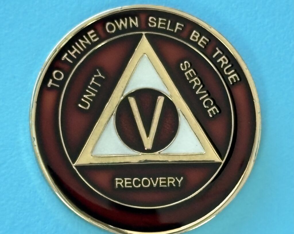 05 Year Medallion Burgundy and Pearl Tri-Plate